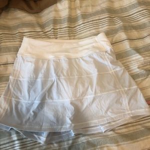 Lululemon white skort (Tall)
